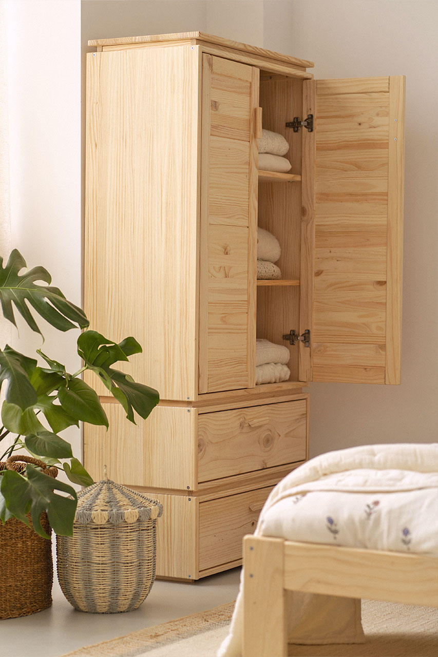 Imagen de ambiente 2 para:Armario bajo con 2 cajones de madera natural